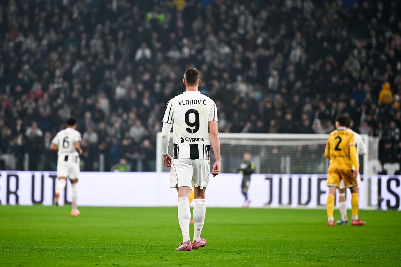 【续不续？】弗拉霍维奇2025/26赛季的成本概览：薪资：税后1200万欧元