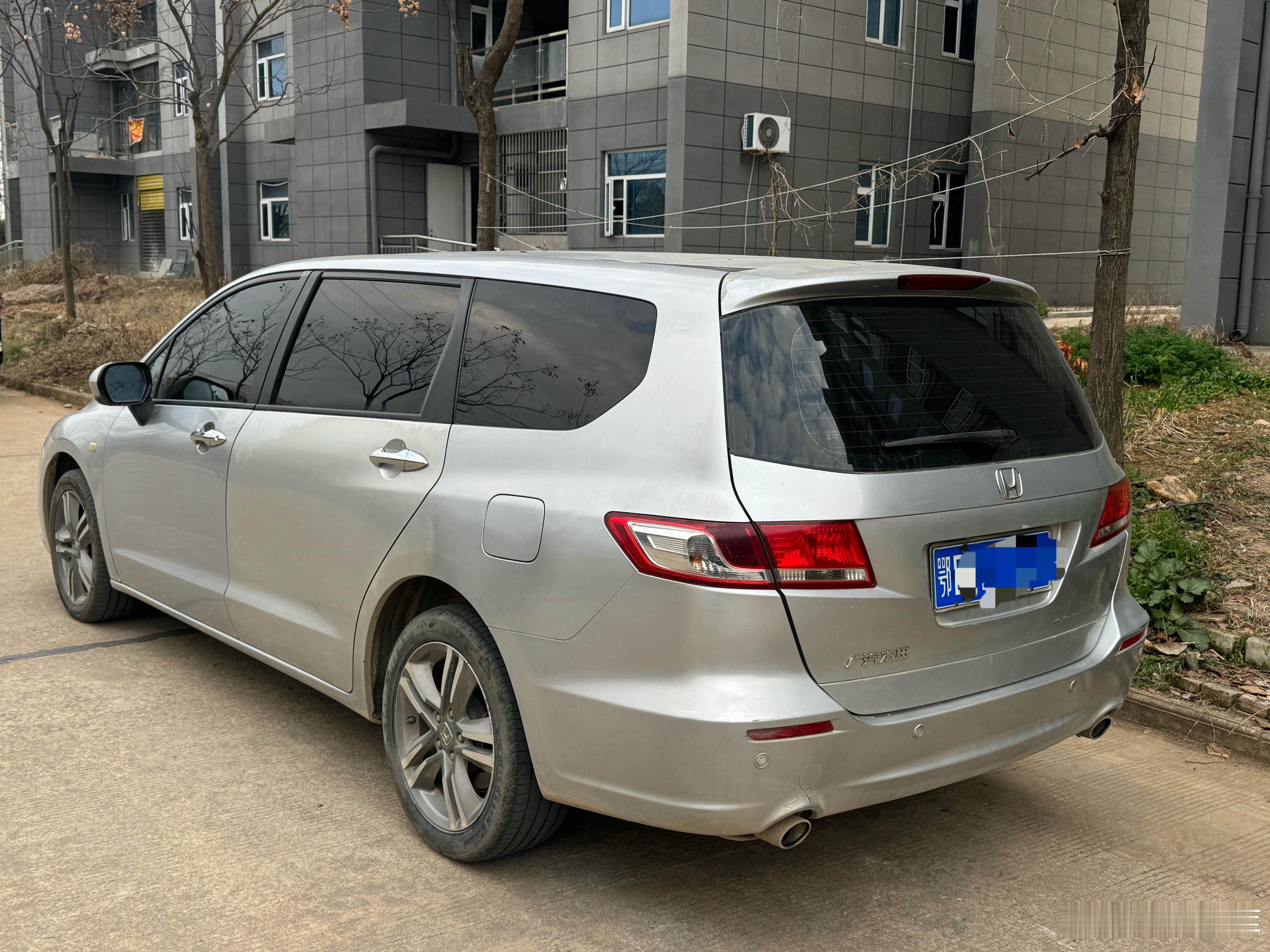 我邻居说他去年花了10万买了台准新本田商务车？？？？这是准新状态吗这车行情也就3