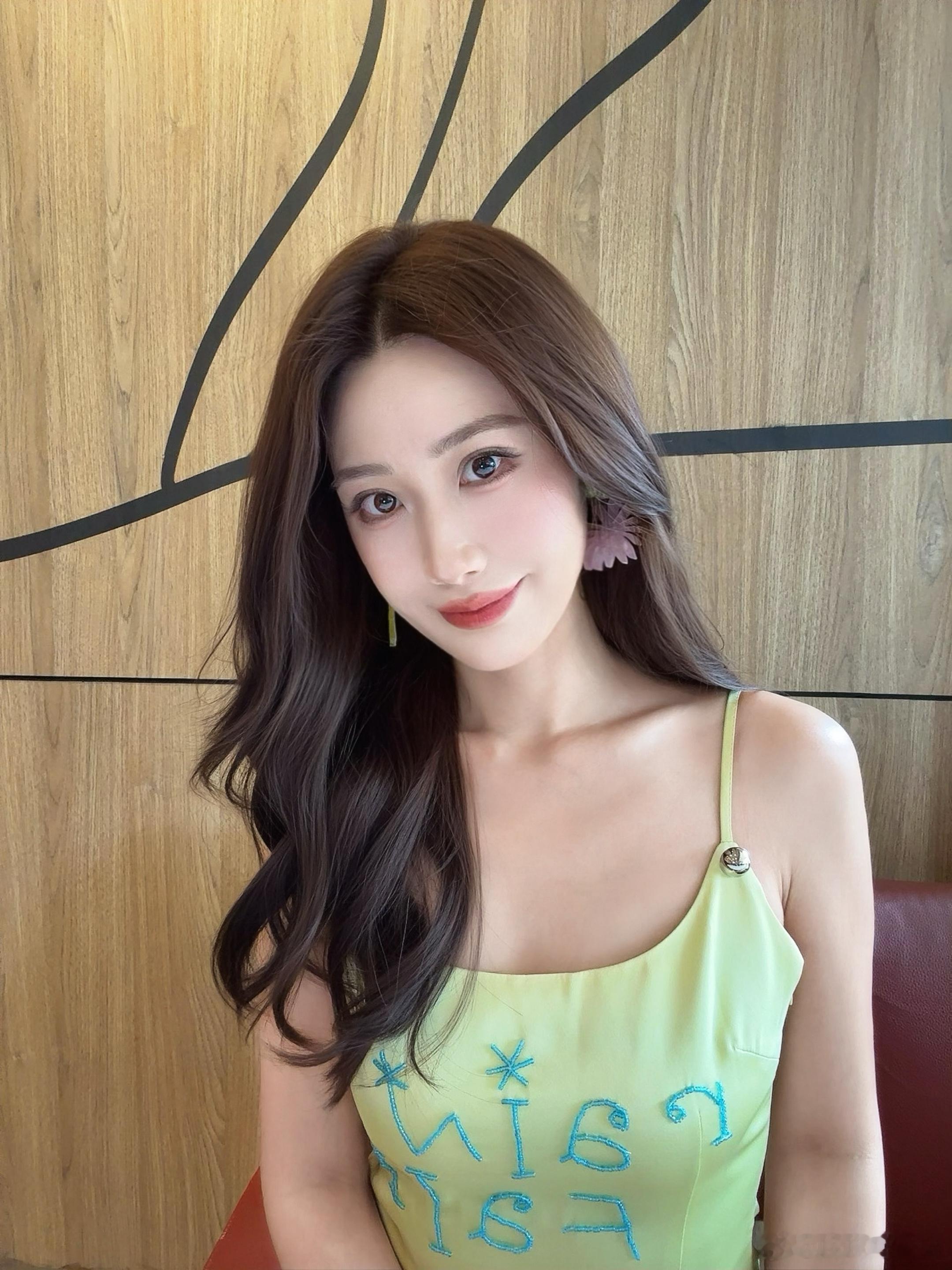 已经四天没有噗噗了，一出门就变钢铁肠胃，冰美式番石榴咖喱全都试过了，纹丝不动