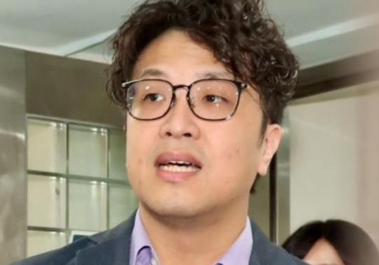 国民党内湖、南港议员参选人陈冠安分析，此份台北市长选举民调表态率高达70%，其原