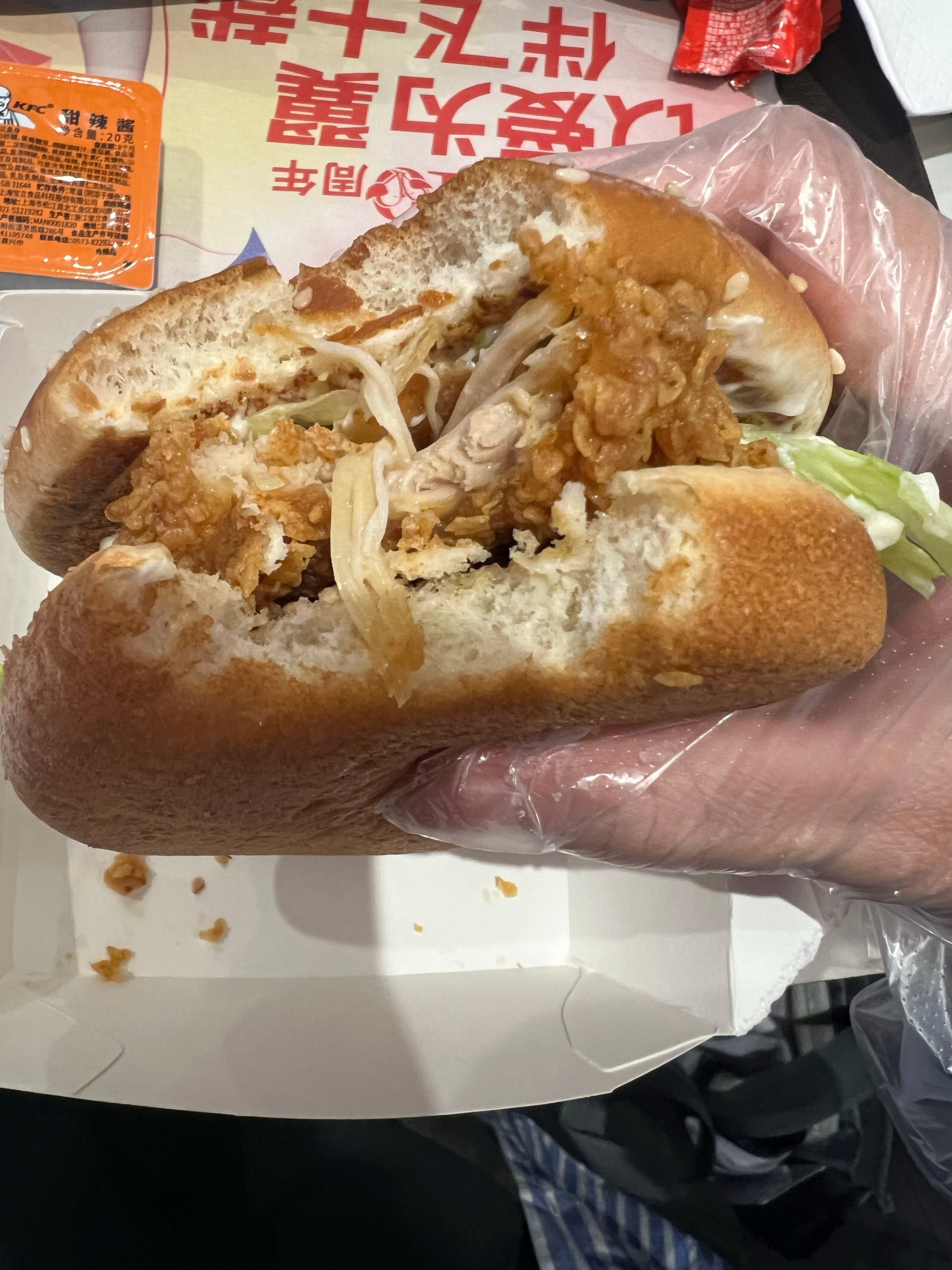 突然想吃香辣鸡腿堡牛杂清浦凉鸡爪一堆好吃的给生活加点flow