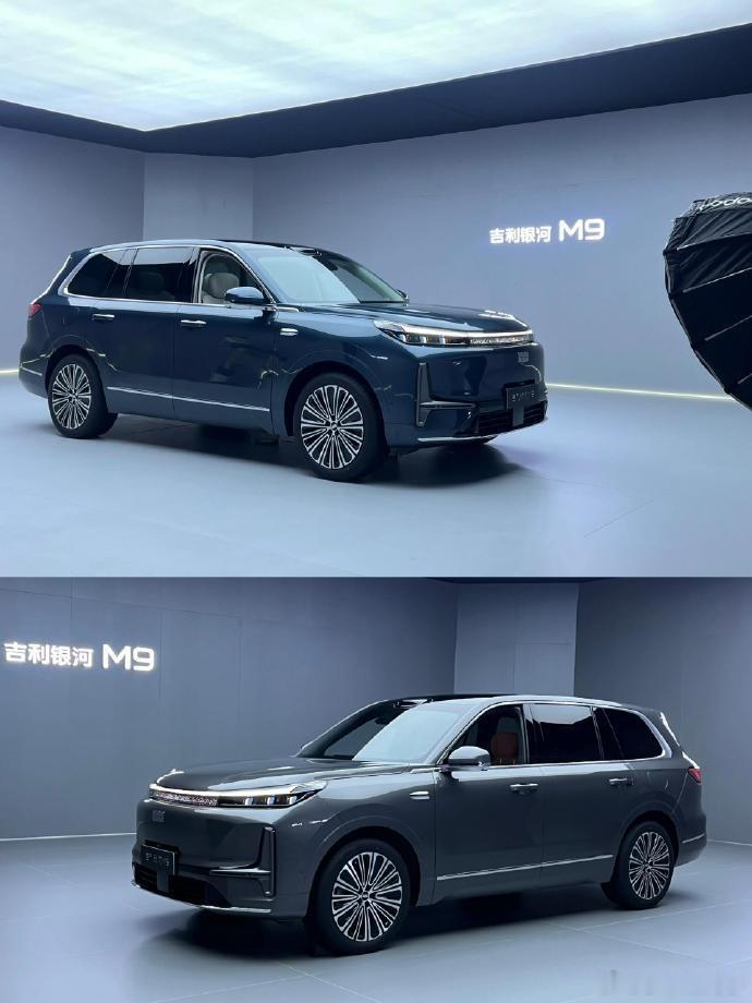 银河M9采用了“星际之门”设计理念，其前脸的封闭式格栅与分体式大灯结合...