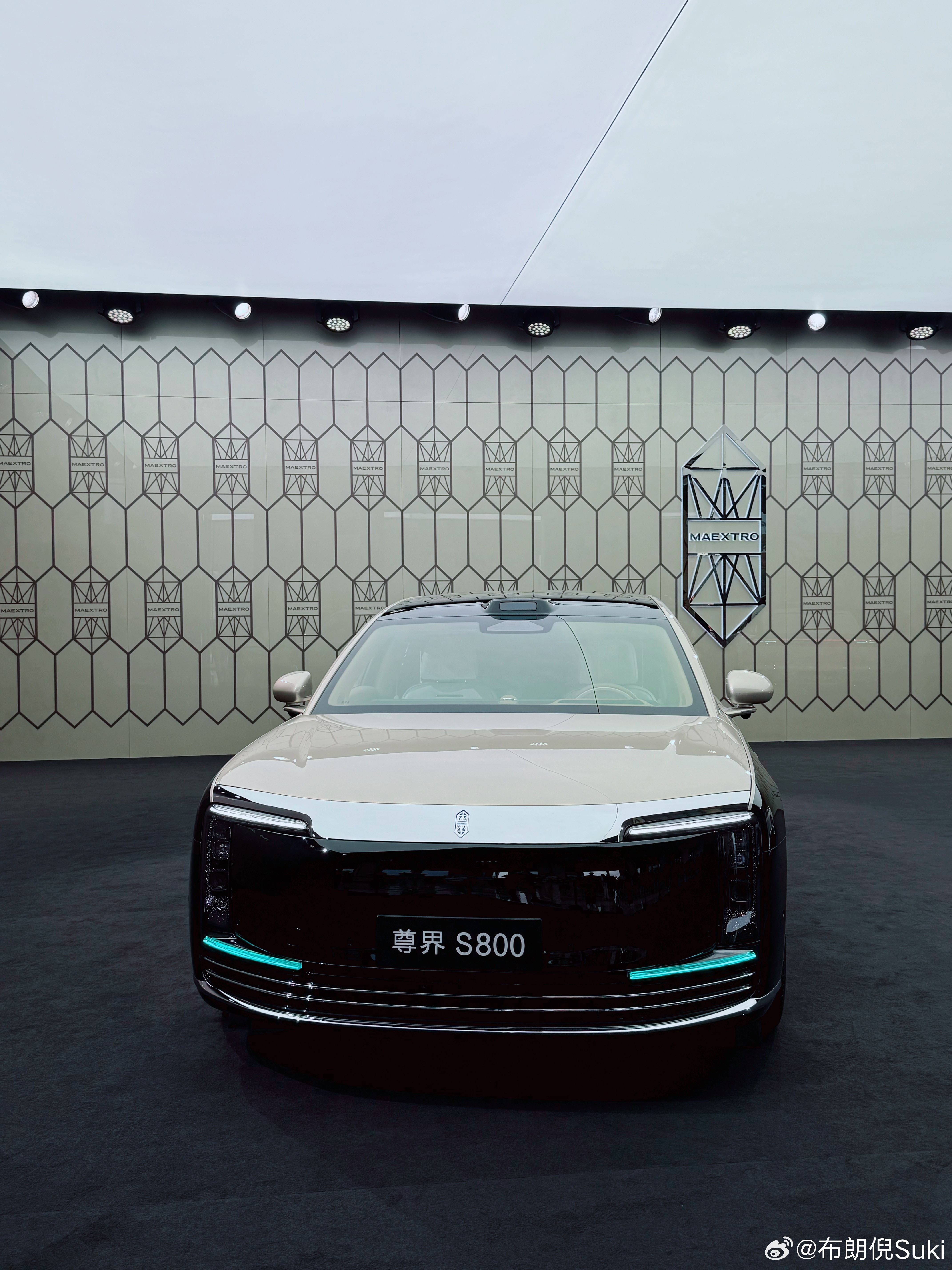 今儿鸿蒙智行技术焕新发布会，又整了点新活儿全新896线双光路图像级激光雷达来了首