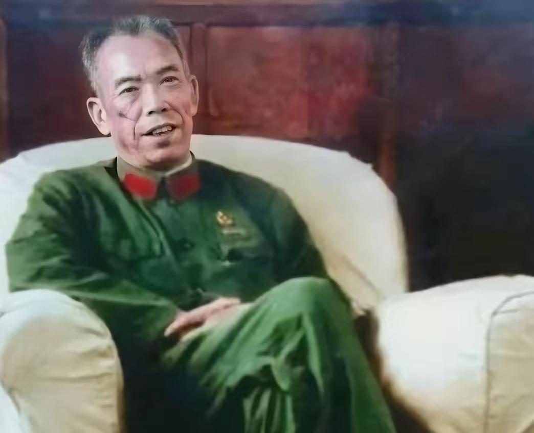 1980年，被组织审查和劳动锻炼长达8年的梁兴初将军，终于等到了处理结果：免除党