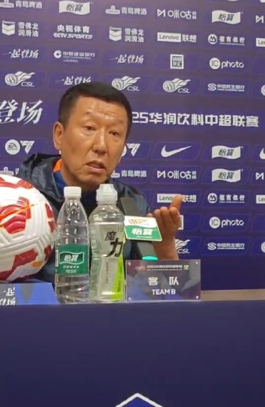崔康熙发布会破防崔康熙发布会与记者对线山东泰山连丢3球被逆转，遭遇4轮不胜，赛