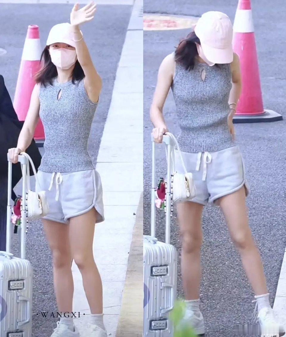 赵今麦年纪轻轻的怎么一点审美都没有啊。。。私服好土