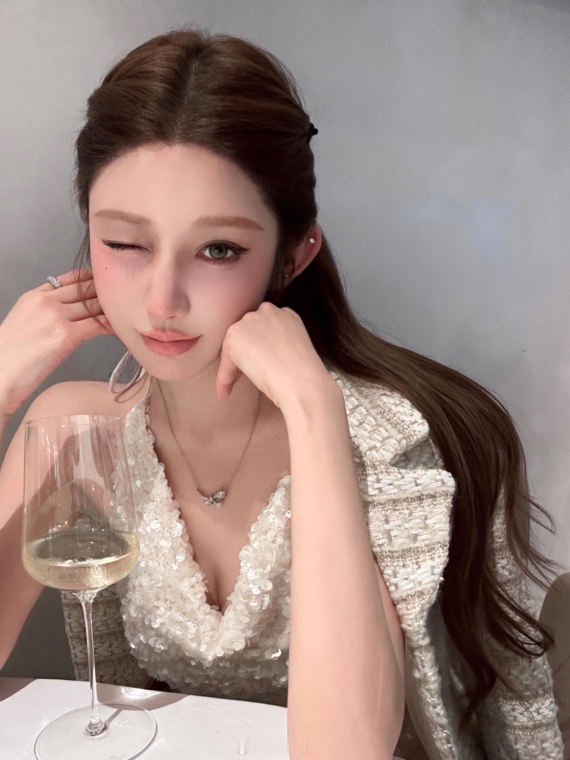 Bitsofbliss💧blingling两款露背小吊带喜欢谁zan+