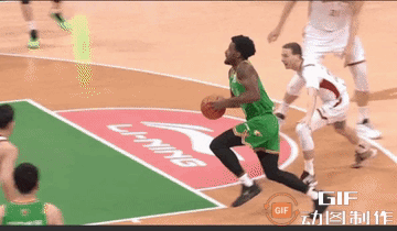 劲爆身体！北京时间3月13日，CBA常规赛继续进行，辽宁男篮主场对阵山西男篮，此