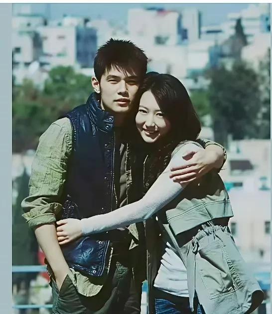 周杰伦如果一直留着这种平头，也不会被说长得不好看，曾经周杰伦有过短暂的平头，看起