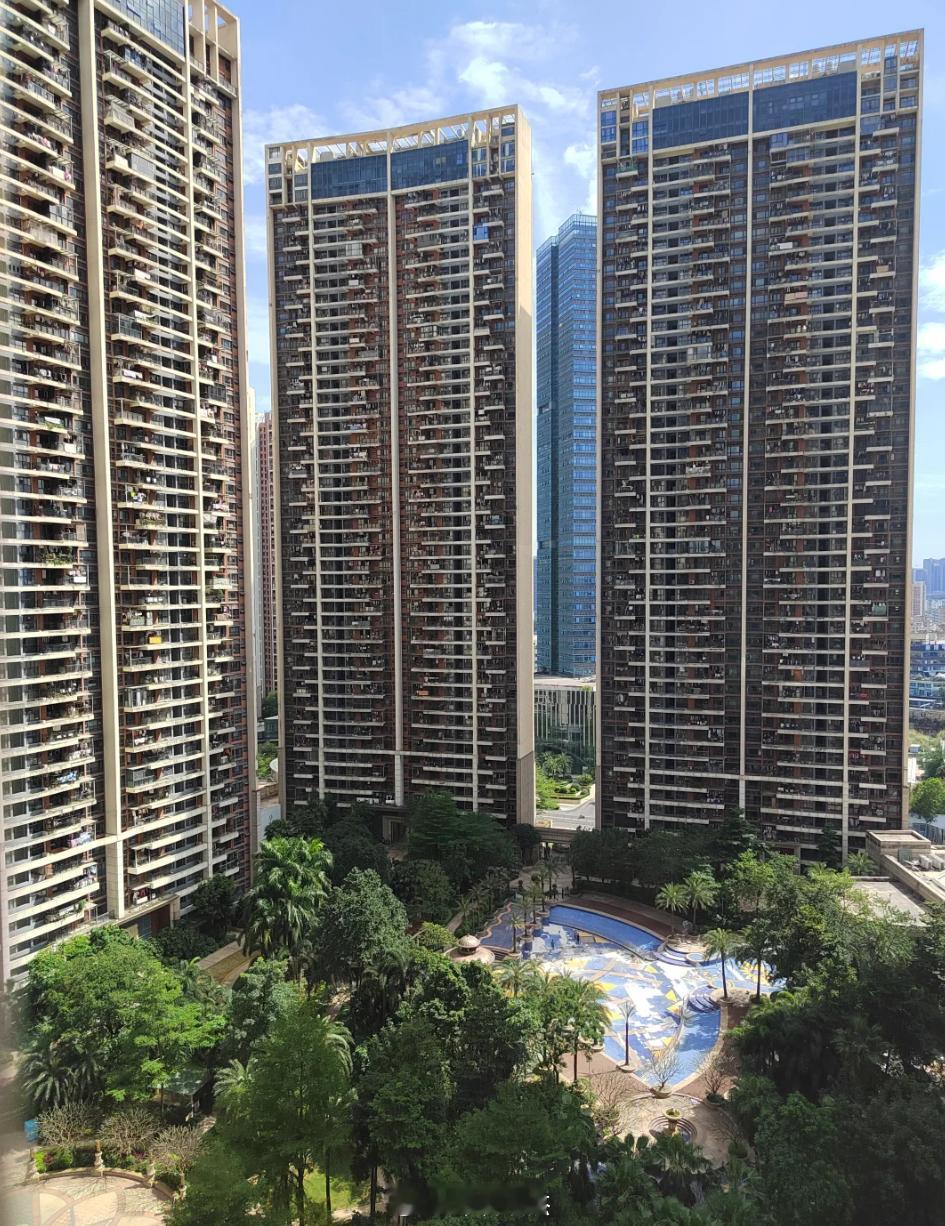 坂田佳兆业城广场一期89平415万成交，单价4.6万，3+1房。不是厅出阳台，2