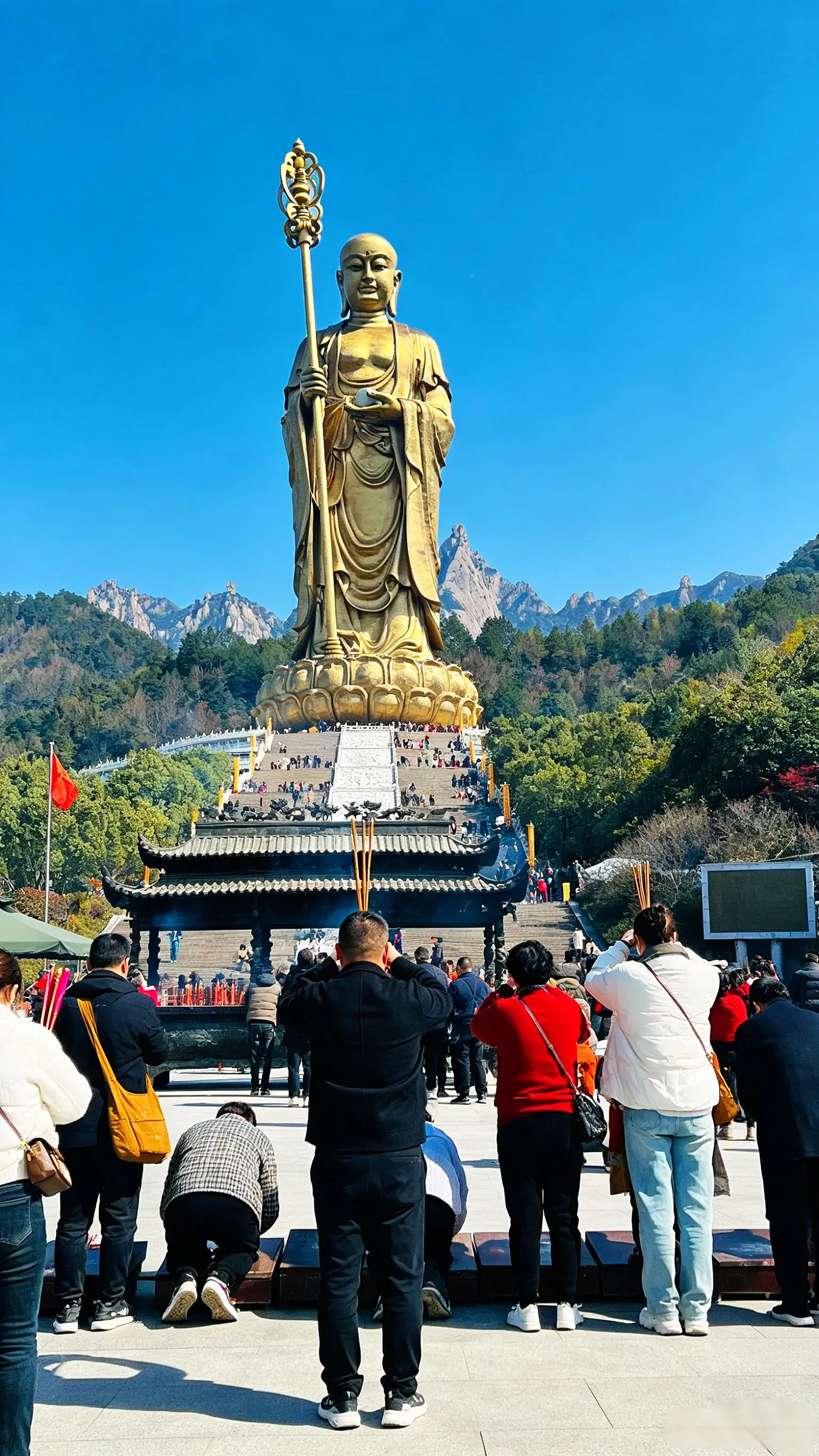 地藏菩萨发大愿，慈悲渡尽世间苦  大愿地藏，渡人渡己，心存善念，福报自会相随