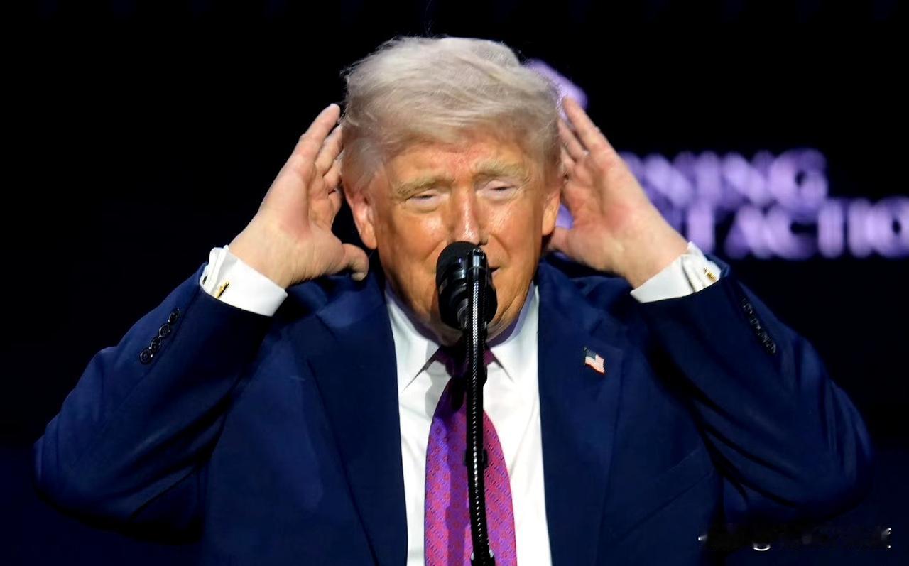 特朗普现在要脱困其实挺难的。两条路，要么揭竿而起反了内塔尼亚胡，要么对伊朗大打