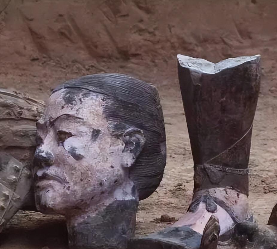 早先看明清白话小说，常能看到这样一句话：明日里管教那厮死得不如彭越、李存孝！好