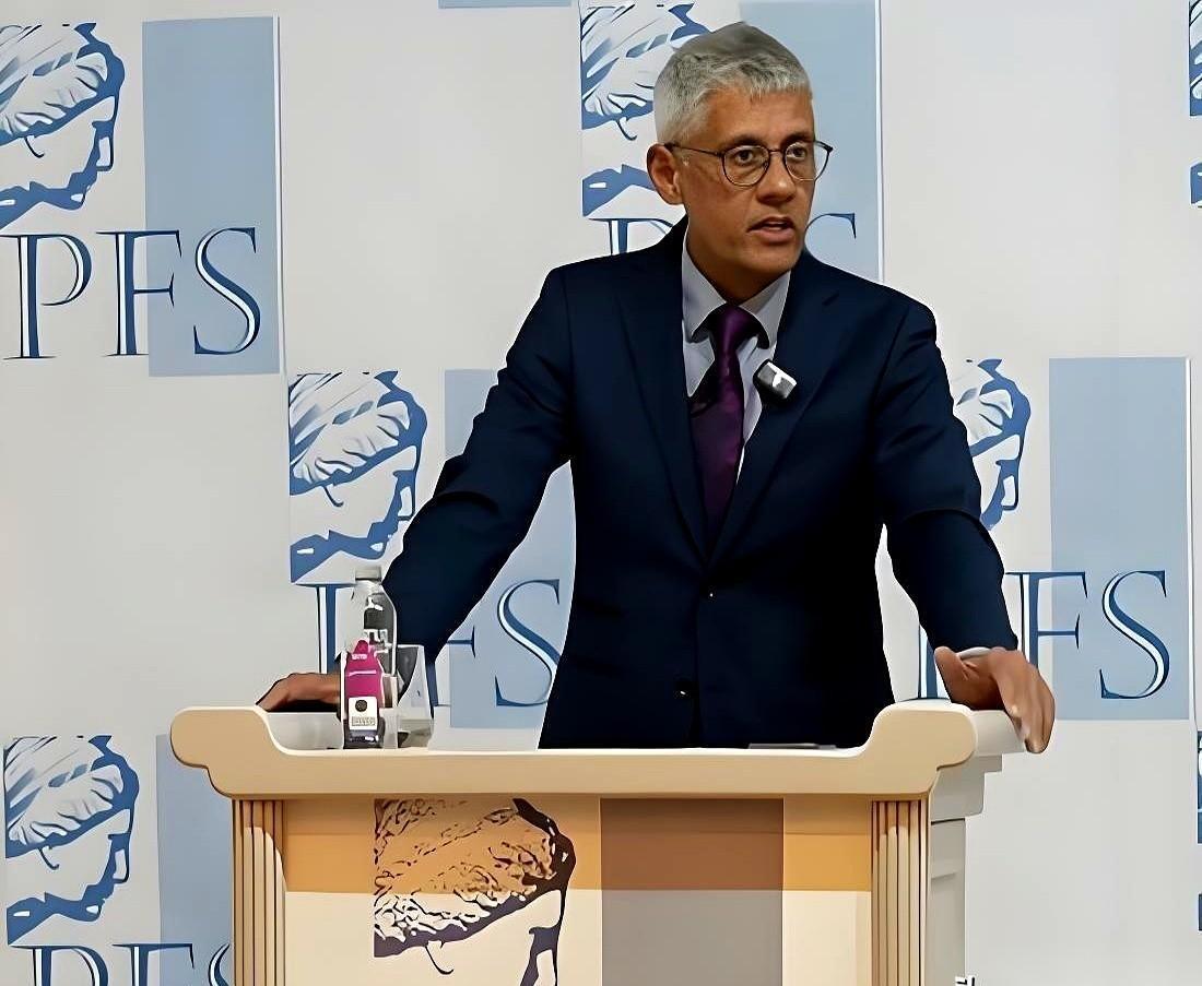 刷到一个印度“公知”的话，给我看愣了。 他说，这世上有两个14亿人的国家，一