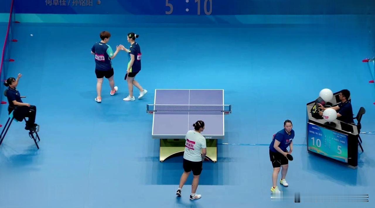 16日晚间，乒乓球全锦赛，女双16强又出6席，国乒2大名将爆冷淘汰1，杨屹韵