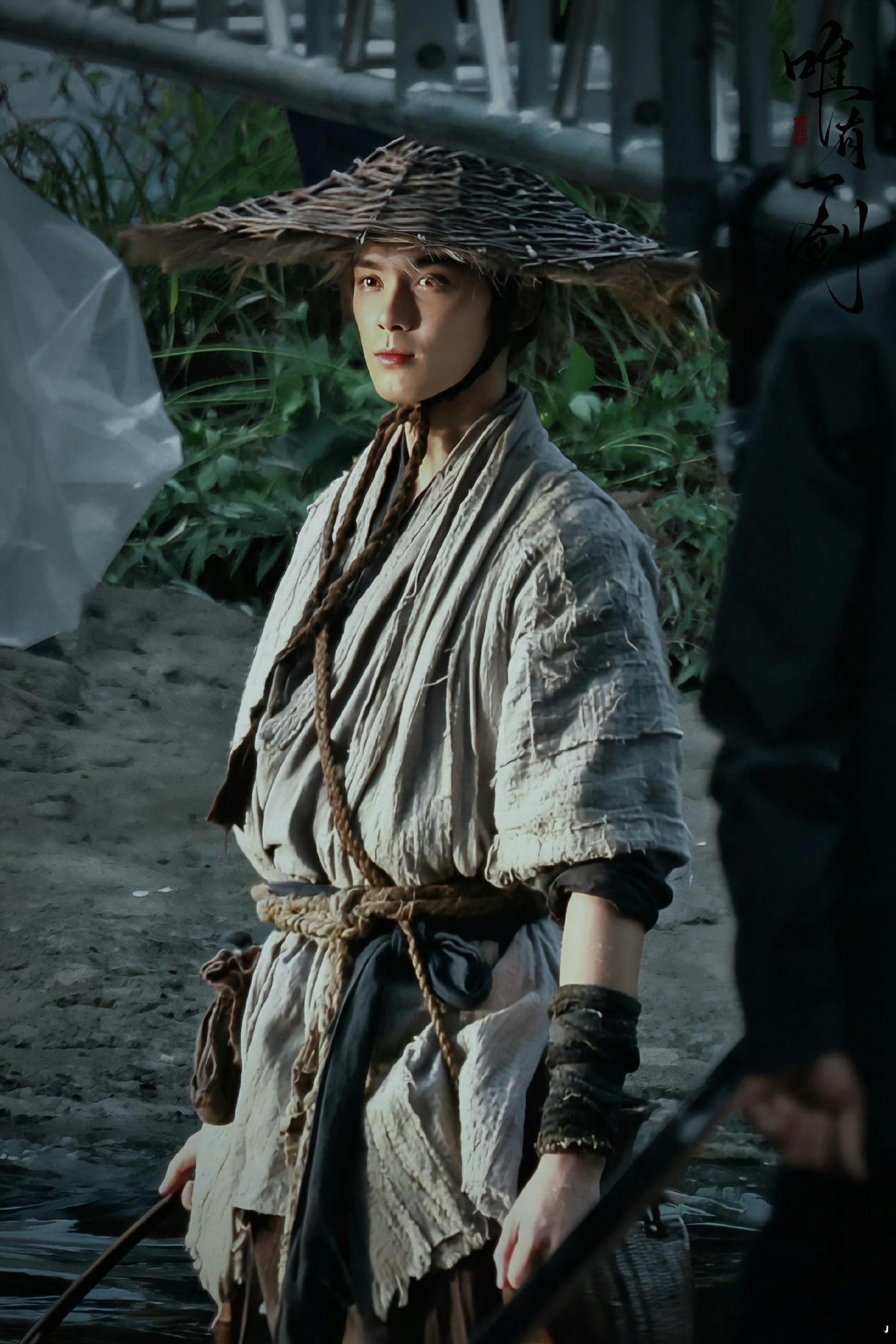 吴磊粗衣破布盖不住侠气剑来预告里的吴磊太绝了，穿着朴素的衣服却自带侠者气场，抓