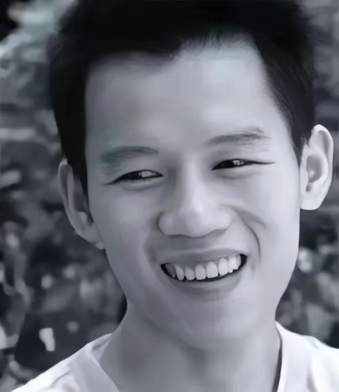 他从广西南宁瑞康医院19楼纵身跳下，结束了自己的生命。没人想到，这个在病痛和贫困
