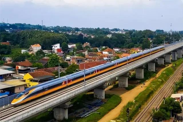 这戏码也没法按剧本演下去了。12月25日，越南最大企业集团Vingroup宣布