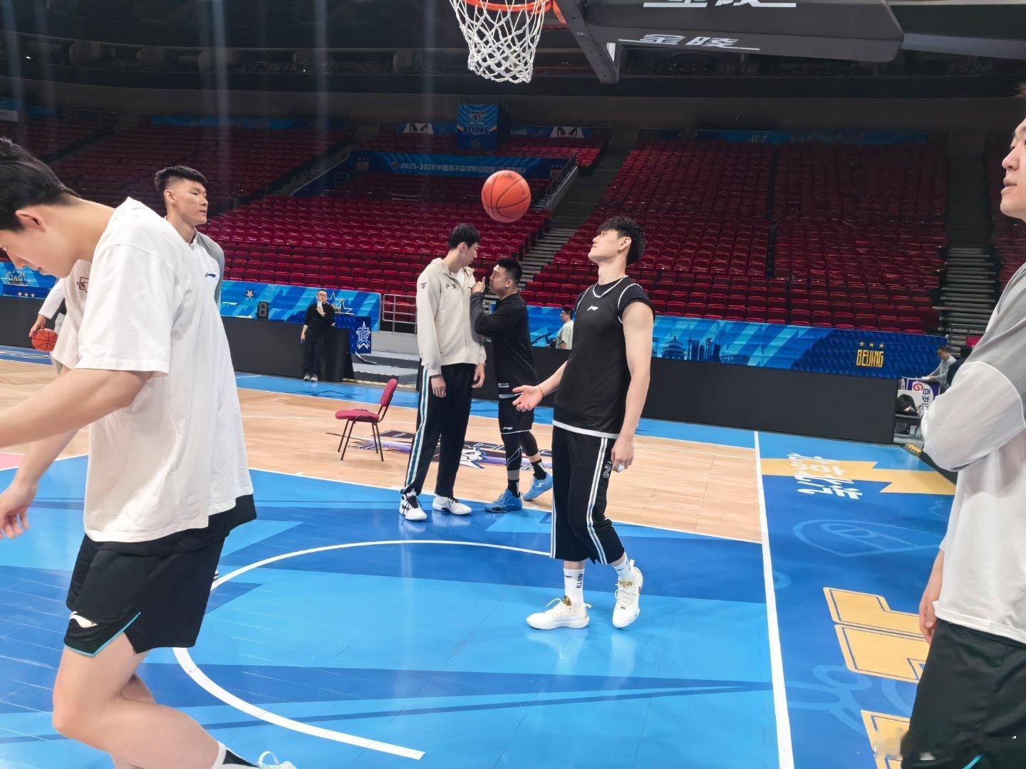 北京男篮vs吉林男篮爱酱如约而至赵睿今天不会出战。