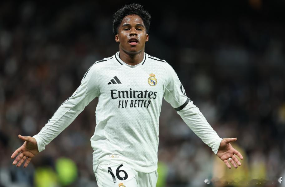 据TA报道称，里昂已经完成租借引进皇马前锋恩德里克的交易，将在本赛季剩余时间租借