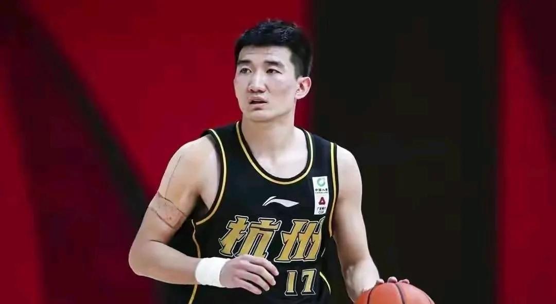 冠军后卫在次无缘国家队，这一届郭士强指导的国家队名单中没有孙铭徽的大名，广厦球迷