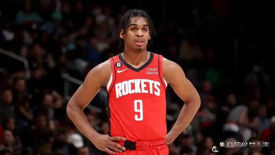 CBA深圳男篮签下前火箭球员克里斯托福，克里斯托福曾经是火箭的前首轮秀。克里斯