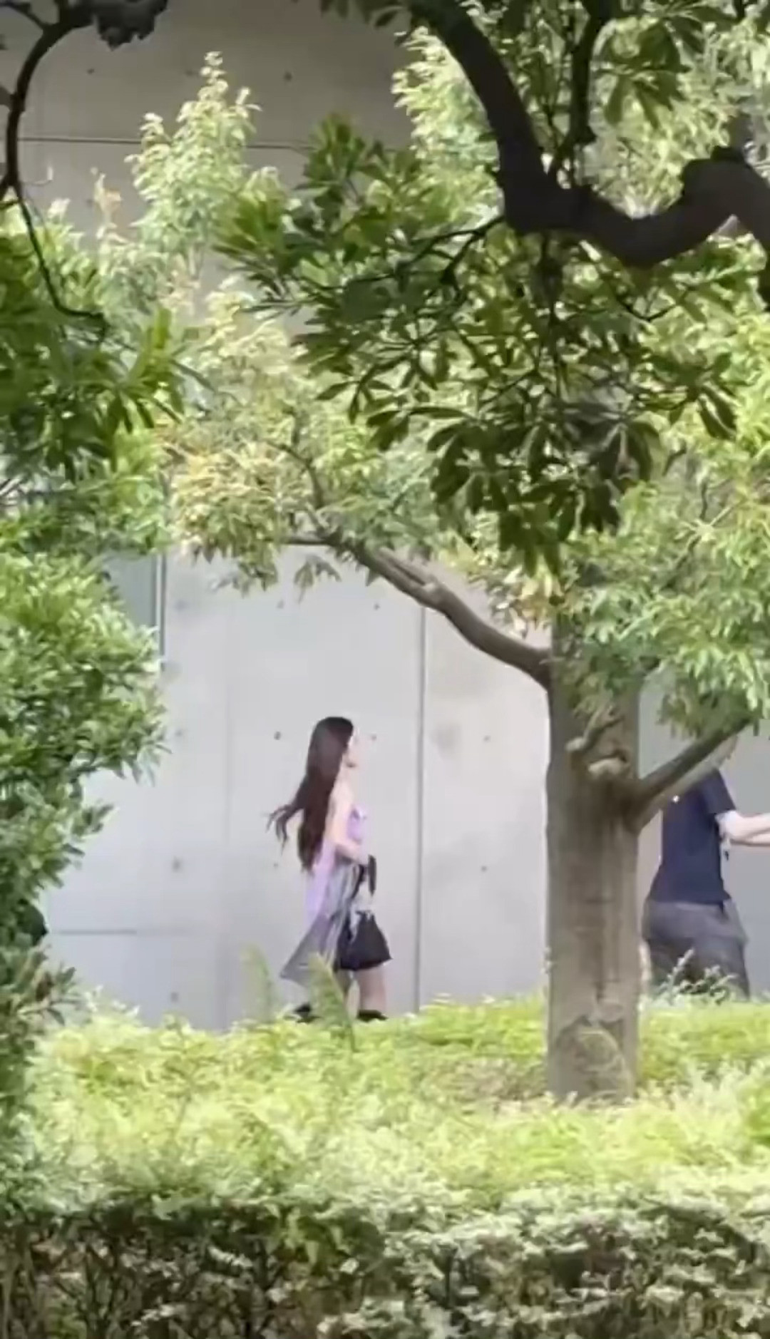 我要笑翔从女神变成猴的间隔时间就只有短暂的几秒钟
