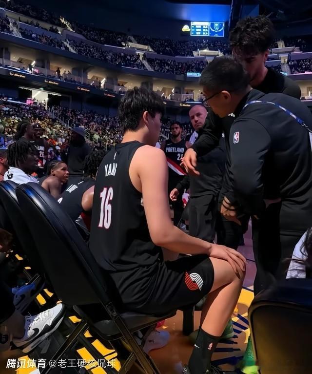 NBA美媒近期曝出交易模拟动态，猛龙为补强阵容短板，连续两次向开拓者递交报价，