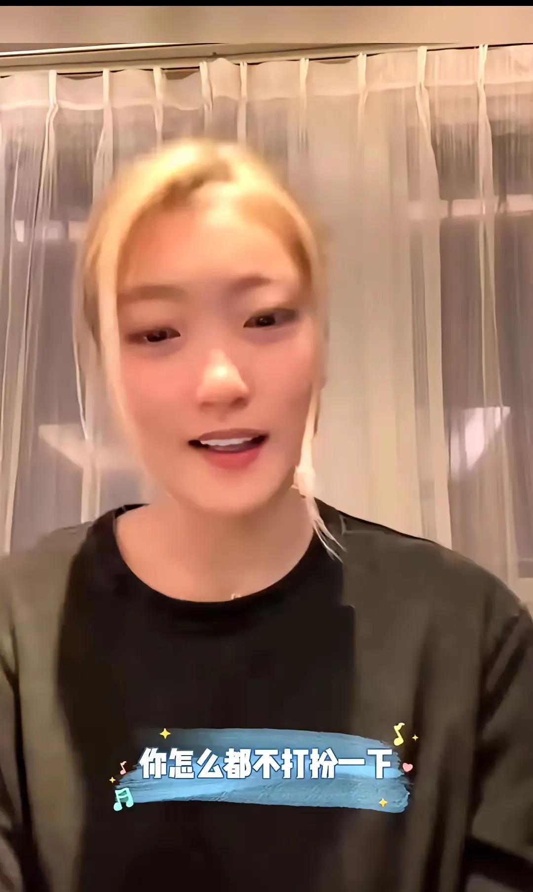 是报复还是躺平？女篮李梦竟然直播带货了！李梦名气那么大，粉丝那么多。追随她的粉丝