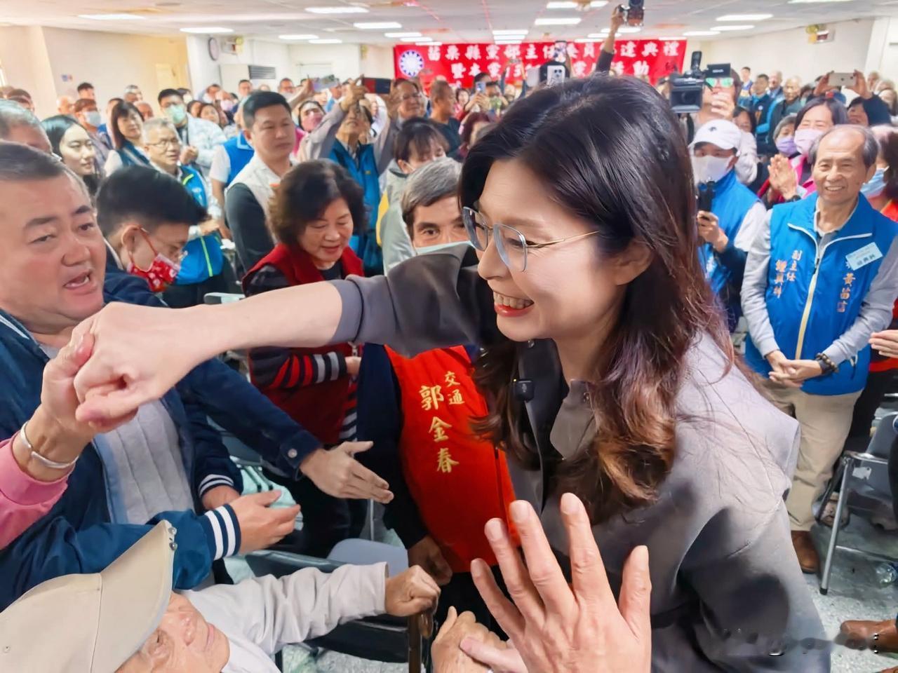 郑丽文政治魅力挡不住，台东一月入党人数超百人！郑丽文与前几任党主席最大的不同的是