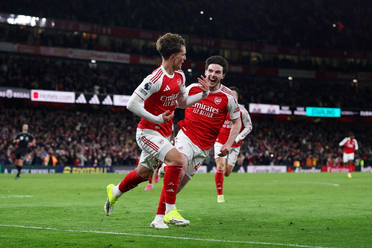 随着阿森纳2-0战胜埃弗顿，曼城1-1被西汉姆联逼平，英超冠军的悬念已经不大了！