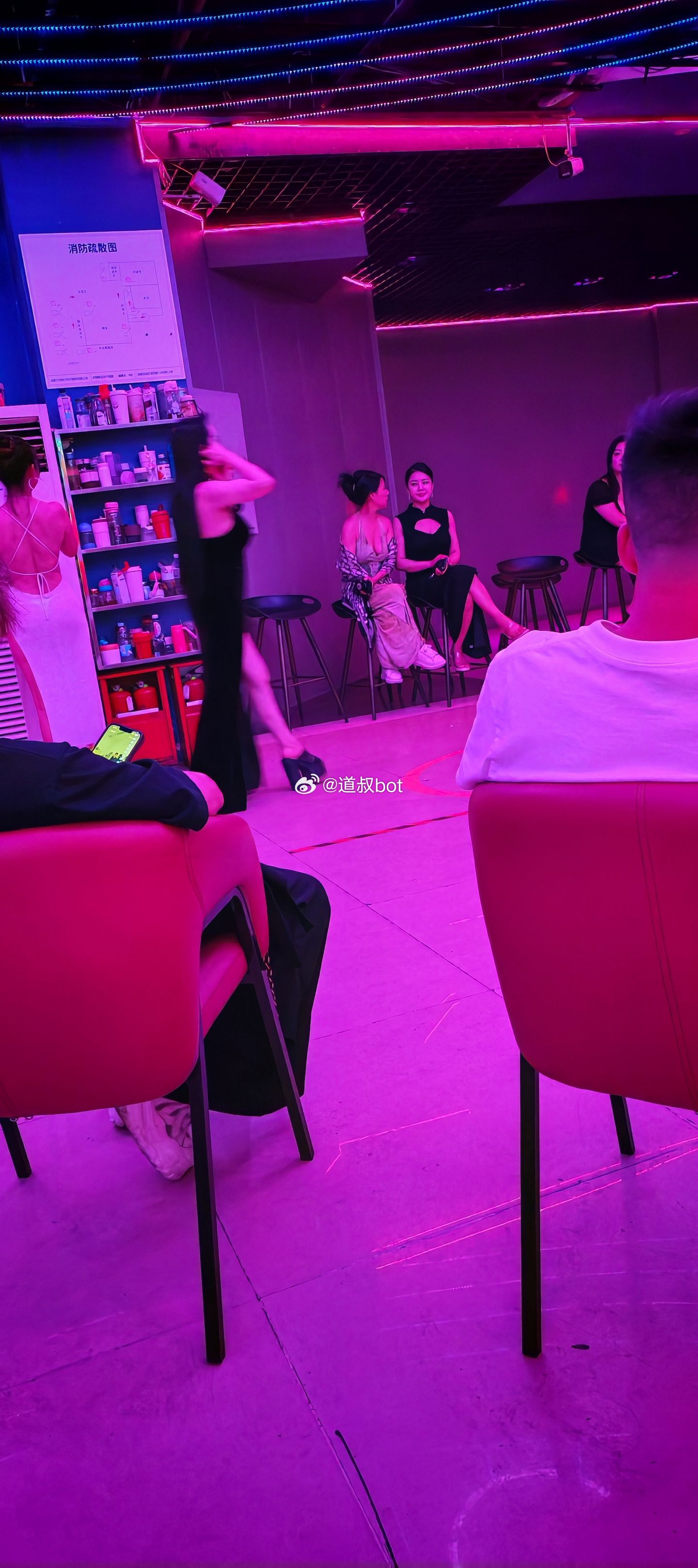 网友说来成都不跳一次莎莎舞，等于没来。是这样吗？