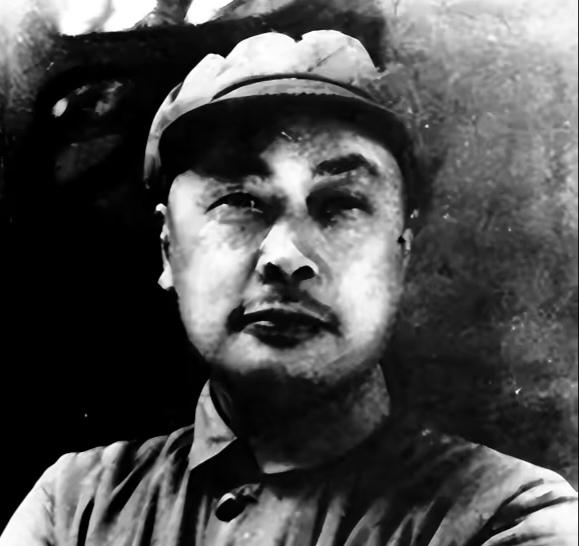 1953年，经济学教授萧纯锦突然被江西来人带走，就因当过国民党旧官，马上要被拉去