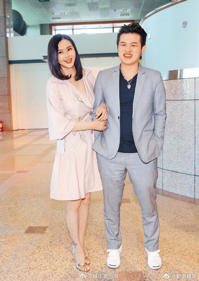 萧淑慎和老公不离婚的原因萧淑慎谈老公多次出轨近日，据台媒，萧淑慎受访表示她根本