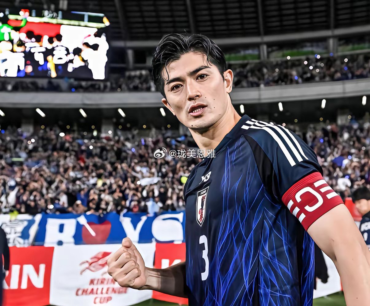世界杯看台上的这位日本太太好漂亮日本队球员谷口彰悟的妻子泉里香现场观战世界杯夫妻