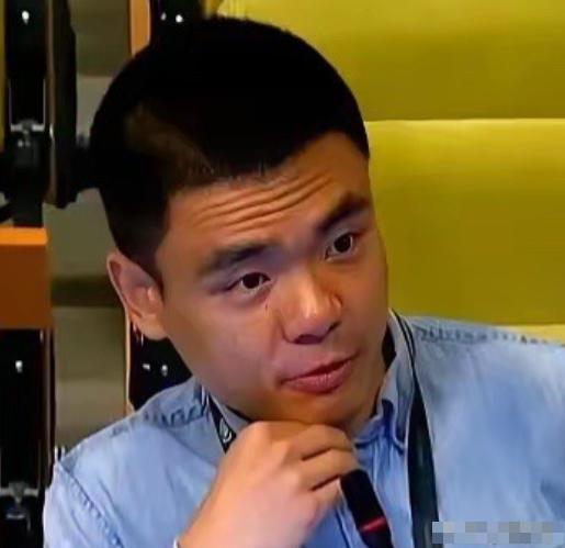 中国记者徐德智在联合国会场站起来，只问了日本代表两个问题：“谁炸的日本？为什么炸