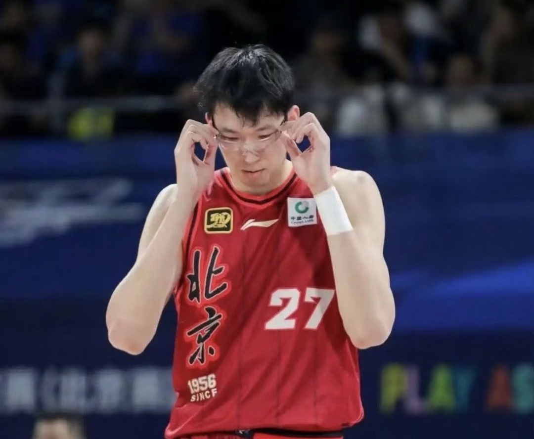 本赛季CBA常规赛截至目前，本土内线球员场均得分榜前十如下1、胡金秋—2.11米