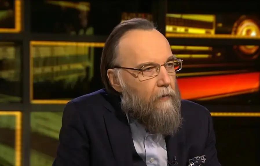 【杜金:真正的决战还未开始】俄罗斯总统普京的智囊亚历山大・杜金表示，俄乌停火绝