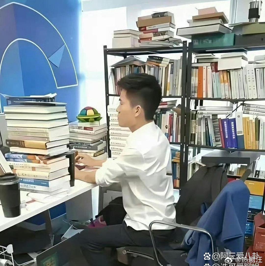 你看看，﻿﻿左边是‎‎董﻿宇辉的办公室，‎‏右边就是俞敏洪‎的办公室，这说明了啥