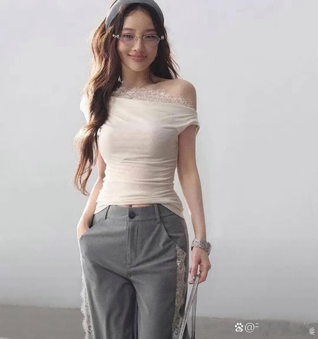 李﻿小璐⁠现在跟以前比，变化﻿是‏真的太大了，差点都认不出来了﻿⁠。