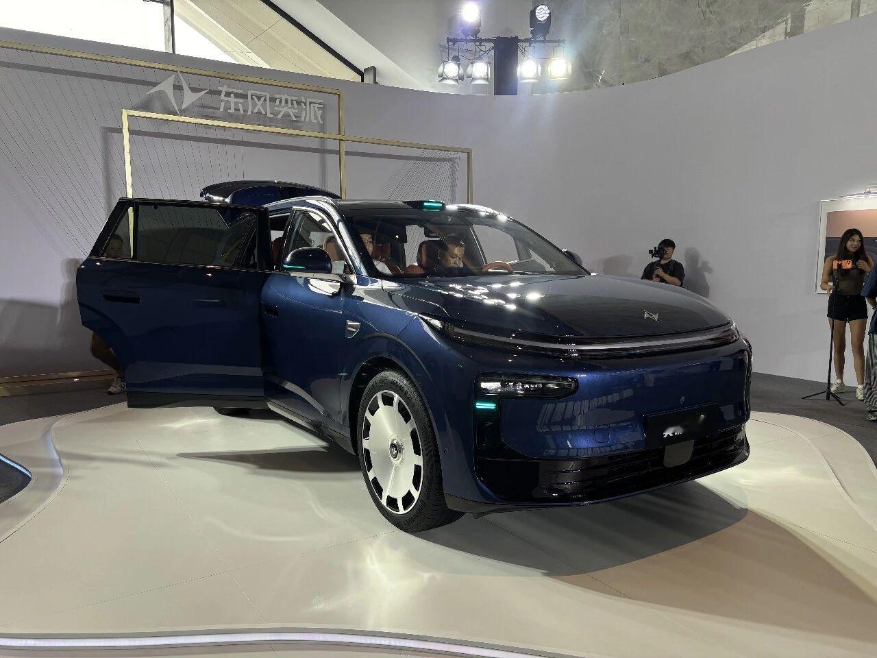 东风奕派M8主打20万华为满配，较劲华境S东风和华为乾崑的技术合作越来越深入，从