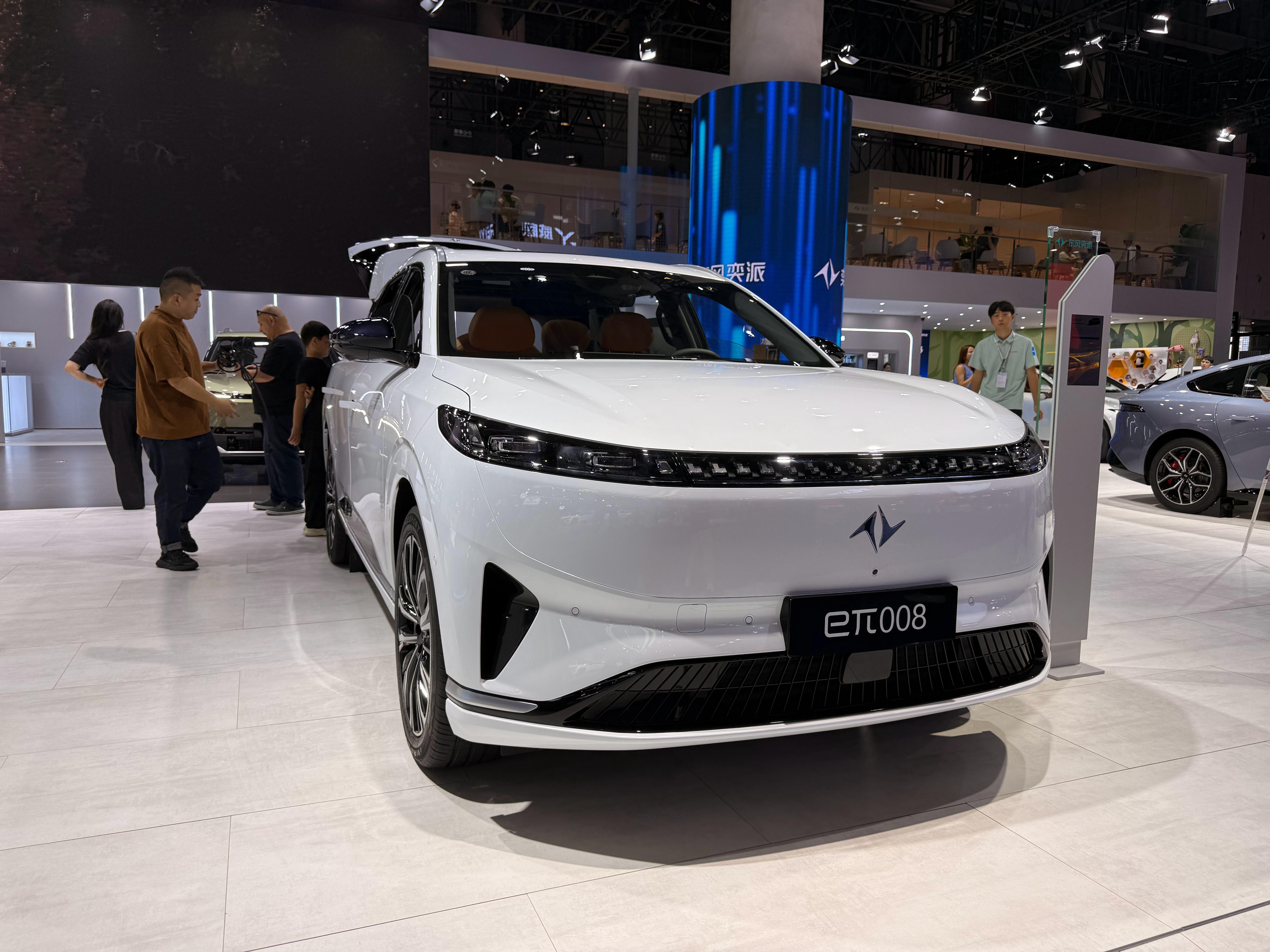 2025成都车展东风汽车携带多款车型来到了现场，阵仗真的可以说是非常大的，其中，