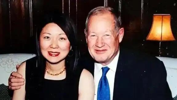 “你要是能怀孕，我们就结婚”！2006年，英国69岁亿万富翁爱上中国33岁女营养