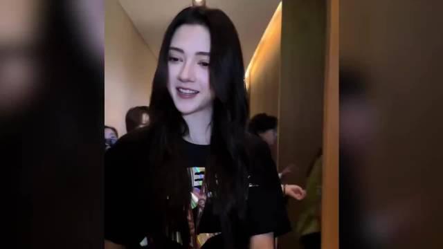 娜然霍启山娜然一直是港圈吧，古早娱乐新闻，娜然和房祖名被拍到一起过，早听说娜