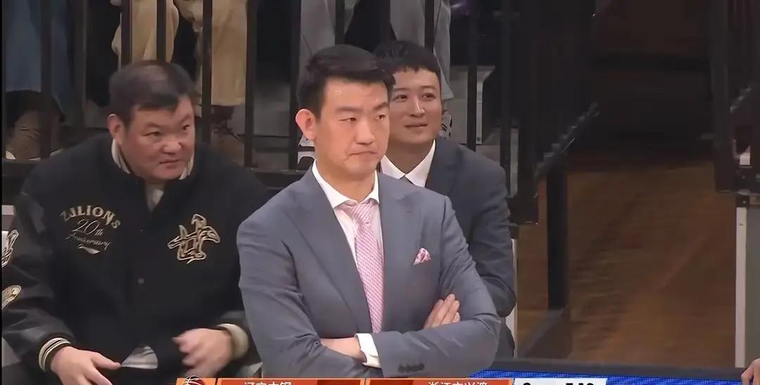 CBA新赛季来了，广厦队搞了个骚操作。按新规则，他们作为上赛季第五名，能从三到六