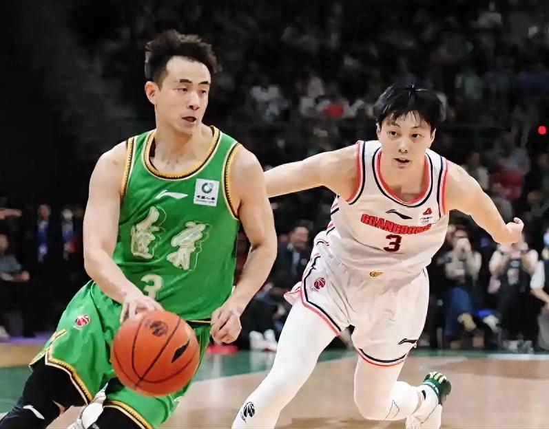 辽宁男篮：老铁，辽粤双雄之前曾轮流称霸CBA，但本赛季咱俩同病相怜啊？？？广东