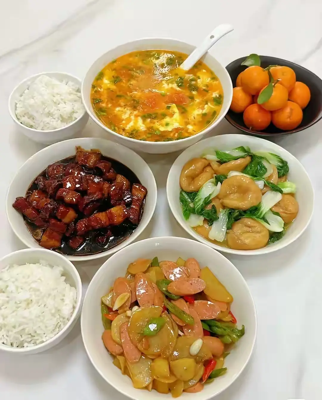 今天晚饭三个菜一汤，大家说一下。今晚我们家晚饭怎么样？