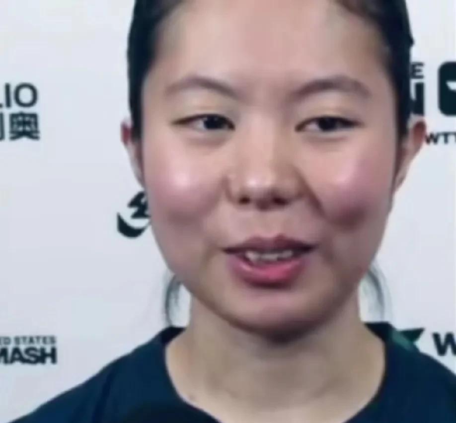 看看刘扬子跟孙颖莎赛后采访是怎么评价的。刘扬子赢了孙颖莎两个球看得出来满脸抑制
