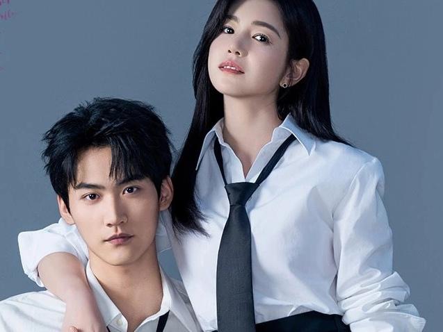 我有预感，陈妍希又该翻红了。这次，她的出圈，不是和陈晓的分手，也不是她的冻龄