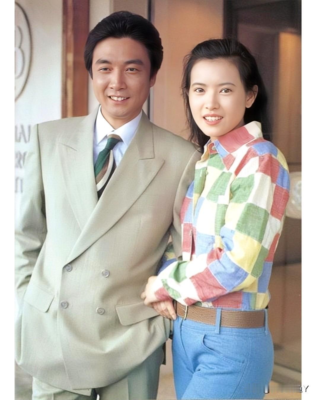 这是刘松仁和蓝洁瑛年轻时候的一张老照片，拍摄于上世纪九十年代初期。那时候的颜值就